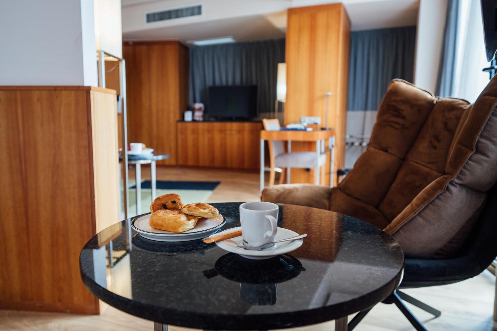 Peakture Hotel Bukarest Eksteriør billede